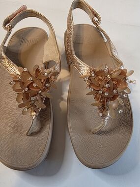 GFitflop Rose Gold Leather Bead/sequin Embellished Floral T-Strap Sandals Size 7